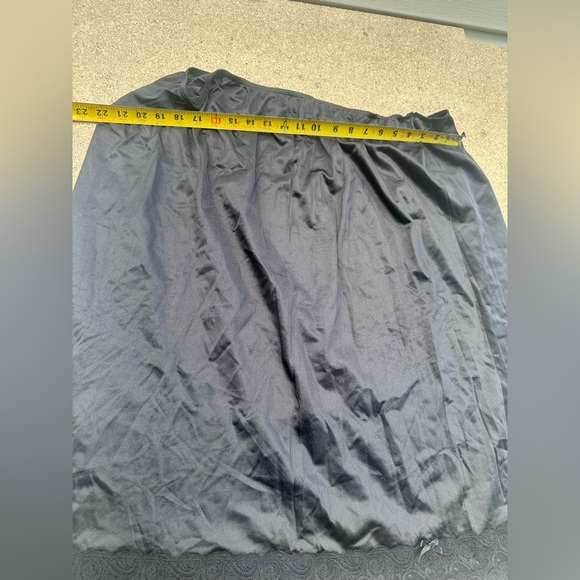 Elegant Black Skirt Slip with Lace Hem And Bow Size 4XL - Picture 5 of 6